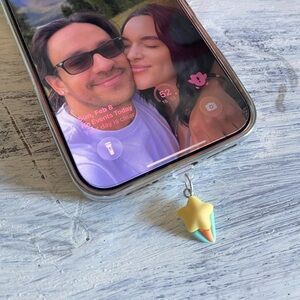 cute shooting star dust plug